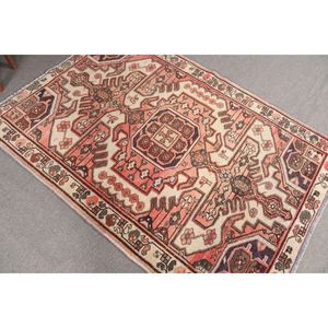 Tapis turc à accents ethniques, 4,3x6,1 pieds, tapis vintage rose géométrique avec éléments floraux - Product Image 2