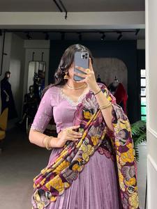 Diseñador Vichitra Silk Lehenga Choli con impresión digital Ropa festiva de invierno Dupatta nupcial para pedidos a granel de fiesta - Product Image 4