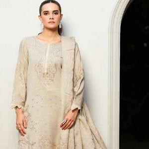 Trajes bordados de cuero de melocotón para mujer Adorable vestido de cuero de melocotón bordado Vestidos de mujer bordados con estilo - Product Image 1