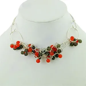 Collier statement bohème tendance en perles argentées, pierres précieuses rouges et vertes, or et cuivre, avec motif religieux et perle, cadeau - Product Image 1