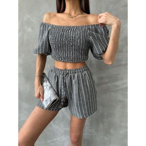 Blusa Gipeli a Rayas Negras para Mujer Topshow, Camisa de Moda al por Mayor - Product Image 2