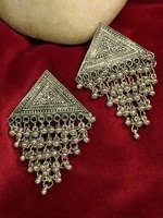 Magnifiques boucles d'oreilles pendantes en argent oxydé en forme de croissant, fabriquées à la main, de luxe, traditionnelles indiennes, avec perle d'eau douce naturelle, cadeau