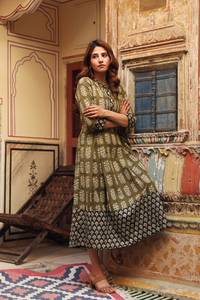 Robe bohème en lin, coupe trapèze, longueur mollet, imprimée à la main, pur coton, noir et vert, mode éthique - Product Image 4