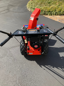 เครื่องเป่าหิมะแก๊ส Sno-Away 7 ขนาด 55 ซม. รุ่น Simplicity พร้อมพัดลมอุตสาหกรรมแบบแรงเหวี่ยง AC Roots 120V ทำจากสแตนเลส ความเร็ว 3-4 ไมล์ต่อชั่วโมง รับประกัน 3 ปี - Product Image 3