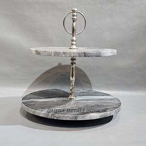 Support à gâteau en marbre gris à deux niveaux de luxe avec poignée argentée pour les collations au dessert et les biscuits et l'affichage élégant de la décoration intérieure - Product Image 3