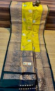 Saris de brocado de seda pura hechos a medida con diseño de borde negro en diseño de hoja de color naranja de 5 metros de longitud para tiendas de saris - Product Image 2