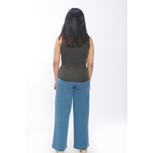 Camiseta sin mangas con ajuste elástico de mezcla de poliéster verde oscuro para mujer, cuello redondo, Ideal para capas y uso informal diario - Product Image 4
