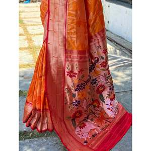 ผ้าไหมปาธานีสีส้มทออย่างประณีต พร้อมเสื้อคลุมสำหรับงานแต่งงาน - Product Image 3