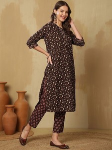 Kurta de algodón puro regular con estampado floral para mujer con pantalones y con Dupatta producto a granel personalizado para mujer - Product Image 5