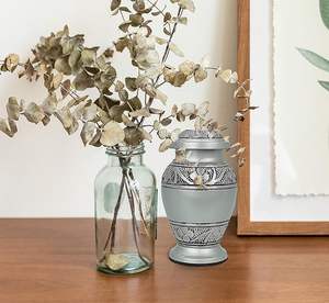 Embrassez les urnes funéraires à double cœur Urnes funéraires de haute qualité pour les funérailles à bas prix - Product Image 1