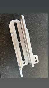 Soporte de metal Placa de soporte de radiador Metal duradero y productos de metal - Product Image 5