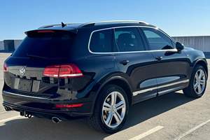 Volkswagen Touareg TDI R-Line d'occasion 2014, conduite à gauche/droite - Product Image 3