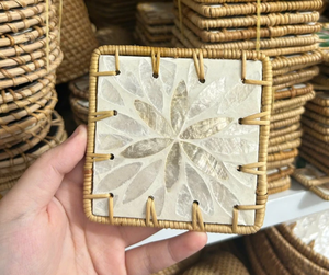 Sous-verre en rotin et nacre, artisanat vietnamien, pour paniers-cadeaux de vacances et magasins de produits de style de vie durable - Product Image 4