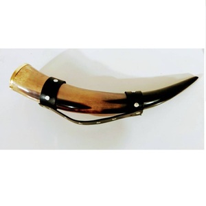 Soporte de Metal Pulido Único, Artesanía con Grabado de Patrón Náutico Animal, Cuerno para Beber Decorativo - Product Image 1