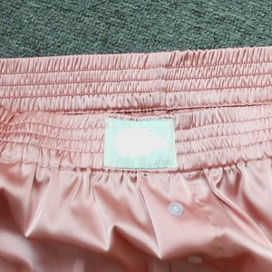 Shorts d'entraînement de gymnastique pour femmes en soie respirante décontractée et décontractée à séchage rapide avec logo personnalisé Shorts de vêtements de nuit amples pour femmes - Product Image 3