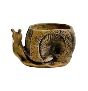 Fabricante y Exportador de Macetas Hechas a Mano de Nuevo Diseño para Decoración Interior y Exterior, Macetas de Caracol de Latón Hechas a Mano, Decoración para el Hogar - Product Image 1