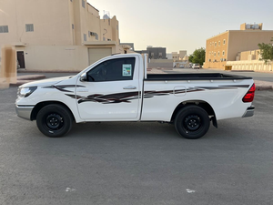 Toyota Hilux 2021 14 2.7L AWD Intérieur Sombre Galerie de toit en alliage d'aluminium Sièges en tissu Volant à gauche Pneus R16 Automatique Xénon - Product Image 6