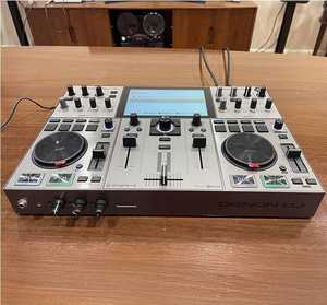 Contrôleur DJ autonome portable de haute qualité Denons DJ Prime GO+ avec écran tactile de 7 pouces - Product Image 1