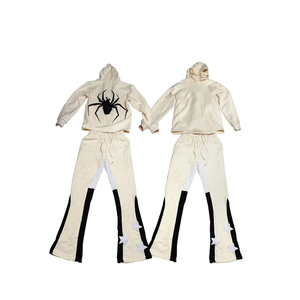 Conjunto Deportivo de Algodón 100% con Cierre, Logotipo Bordado con Efecto Desgastado y Pedrería, Fabricante de Pakistán - Product Image 1
