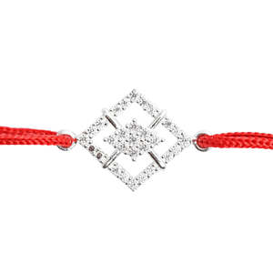 Rakhi en argent de créateur avec Roli Chawal pour les frères Bhai, orné d'une pierre de diamant taille princesse - Product Image 4