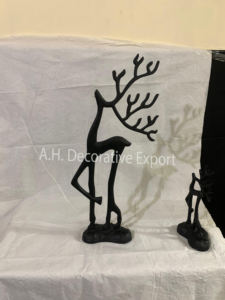 Haute qualité mat noir cerf Sculpture moderne bureau et maison décorative à la main en métal artisanat nouveau Design Animal Sculpture - Product Image 4