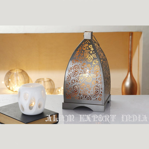 Lanterne à bougie coupe-vent argentée de grande taille moderne Lanterne de cour décorative classique en métal et fer pour la maison neuve - Product Image 4