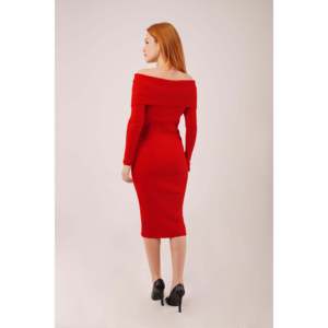 Vestido de punto rojo ajustado con cuello en V y detalle en el hombro, venta al por mayor - Product Image 1