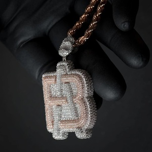 Colgante chapado en oro rosa de 14 quilates Unisex de estilo de lujo nombre personalizado Iced Hip Hop VVS Moissanite diamante fino colgantes y dijes - Product Image 3