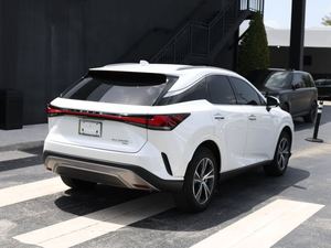 Último Modelo <span class=keywords><strong>Lexus</strong></span> RX Hybrid 350h Premium AWD 2026 Blanco, Autos Usados con Interior Oscuro, Asientos de Cuero, Techo Corredizo, SUV con el Mejor <span class=keywords><strong>Precio</strong></span> - Product Image 2