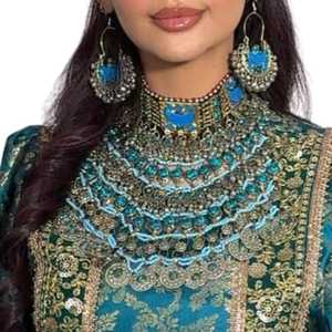 Ensemble de colliers tribaux afghans Kuchi en pierre de verre vert foncé, collier ras du cou multi-rangs avec accents argentés, motifs floraux - Product Image 3