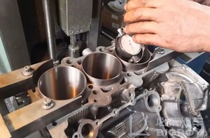 226B ใหม่รถตักขนาดเล็กเครื่องยนต์ดีเซล C2.2หนอนผีเสื้อเครื่องจักรอุตสาหกรรมสำหรับ Wirtgen Terex Sany ประกอบสำหรับสหรัฐอเมริกา - Product Image 3