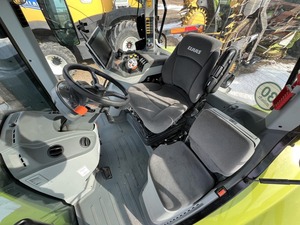 รถแทรกเตอร์ CLAAS AXION 940 220 แรงม้า ขับเคลื่อน 4 ล้อ ระบบเกียร์ พร้อมอายุการใช้งานยาวนานสำหรับการใช้งานในฟาร์ม - Product Image 2