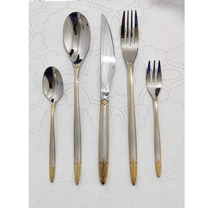 Juego de cubiertos de dos tonos dorados y plateados Cubiertos de comedor de lujo para banquetes y celebraciones - Product Image 1