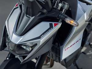 Disponible Ahora: Motocicletas Nuevas CB750 Hornet 2025 en Stock - Product Image 2