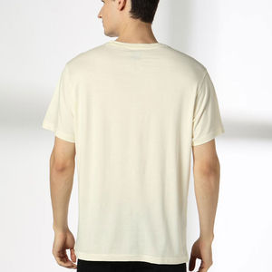 เสื้อยืดคอวีแขนสั้นทรงปกติ ผ้าคอตตอนถัก 100% คุณภาพสูง ลายพิมพ์  ไซส์ใหญ่ สำหรับผู้ชาย ขายส่ง แต่งขอบตัดสี - Product Image 3