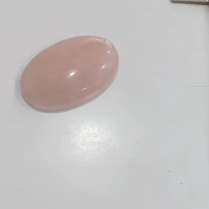 โรสควอตซ์ธรรมชาติทรงหลังเบี้ย ล็อตใหญ่ สวยงาม สีชมพู  สำหรับทำเครื่องประดับและบำบัด ลด 20% พร้อมของแถม - Product Image 2