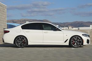 SUPER CLEAN LHD/RHD 2023 B-M-W M550I X-DRIVE LISTO PARA SER ENVIADO - Product Image 2