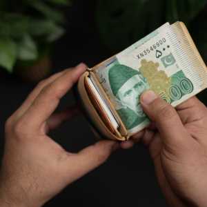 WF Leathercraft No. Portefeuille fin tout-en-un 101 Slim en cuir tanné végétal naturel noir, fait main, certifié équitable, 4x3 - Product Image 1