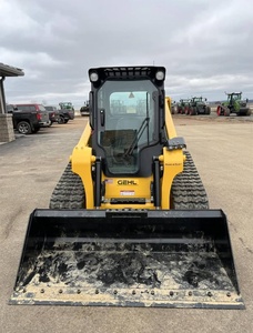 Chargeuse compacte sur chenilles Gehl RT165 de premier ordre avec moteur Yanmar et puissance de levage élevée pour les travaux de construction et agricoles - Product Image 4
