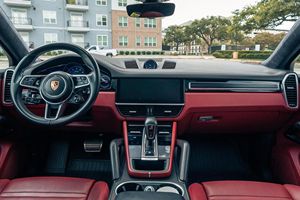 Cayenne GTS Coupé 2021 Inspeccionado, Motor V8 Twin-Turbo, Tracción en las Cuatro Ruedas, Paquete Premium Plus, Proveniente de Clima Cálido - Product Image 4