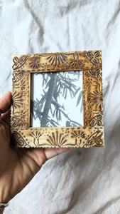 Cadre photo en bois fabriqué à la main de meilleure qualité avec incrustation d'os forme carrée couleur bleue pour la décoration intérieure artisanat indien - Product Image 4