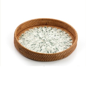 Bandeja de servicio de metal pulido brillante Bandeja de platos de servicio hecha a medida Bandeja de servicio de dulces o aperitivos con acabado de cobre - Product Image 3