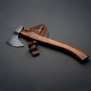 Hacha Tomahawk de Acero al Carbono Forjada a Mano, Grado Industrial, Estilo Vikingo, Hacha Barbuda, Funda de Cuero, Mango de Madera Personalizado OEM - Product Image 3