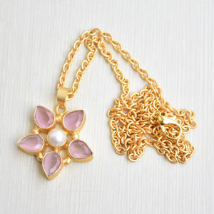 Ensemble de pendentifs unisexes pour enfants en laiton avec finition antique superposée, serti de pierres, bijoux de mode faits à la main, vente en gros pour l'exportation - Product Image 4