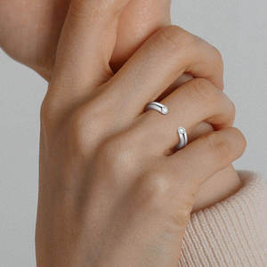 Anillo Abierto Ajustable de Plata 925 con Diseño de Nicho Pequeño y 2 Piedras de Moissanita de 2.5mm, Estilo Toi Et Moi, para Compromiso o Boda - Product Image 6