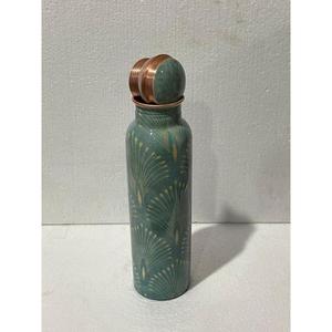 Bouteilles d'eau en cuivre axées sur l'Ayurveda avec des bouchons durables et finis de qualité supérieure et un design écologique pour un usage quotidien - Product Image 3