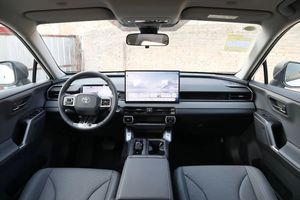 Toyota RAV4 2.5L hybride 4x4 édition haut de gamme 2026 - Product Image 5