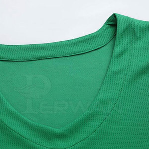 Uniforme de basket-ball d'été respirant de haute qualité avec logo personnalisé, sur mesure, 100% polyester - Product Image 4