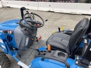 <b>Used</b> LS XJ2025H 75HP Wheel Tractor with Front Loader 4WD Farm Utility Compact Agricultural <b>Machine</b> Featuring Gear & Engine - Product Image 5