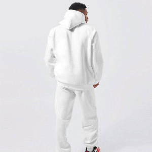 Sudadera con capucha y pantalones de chándal para correr de alta calidad con logotipo personalizado y estampado abullonado para hombre - Product Image 2